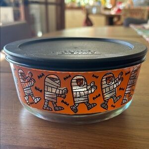 Pyrex Mummy Design Glass Bowl with Black Lid